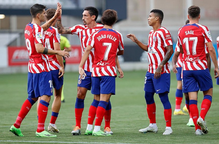 Los jugadores del Atlético se felicitan por su victoria ante la Juventus / Foto: ATM