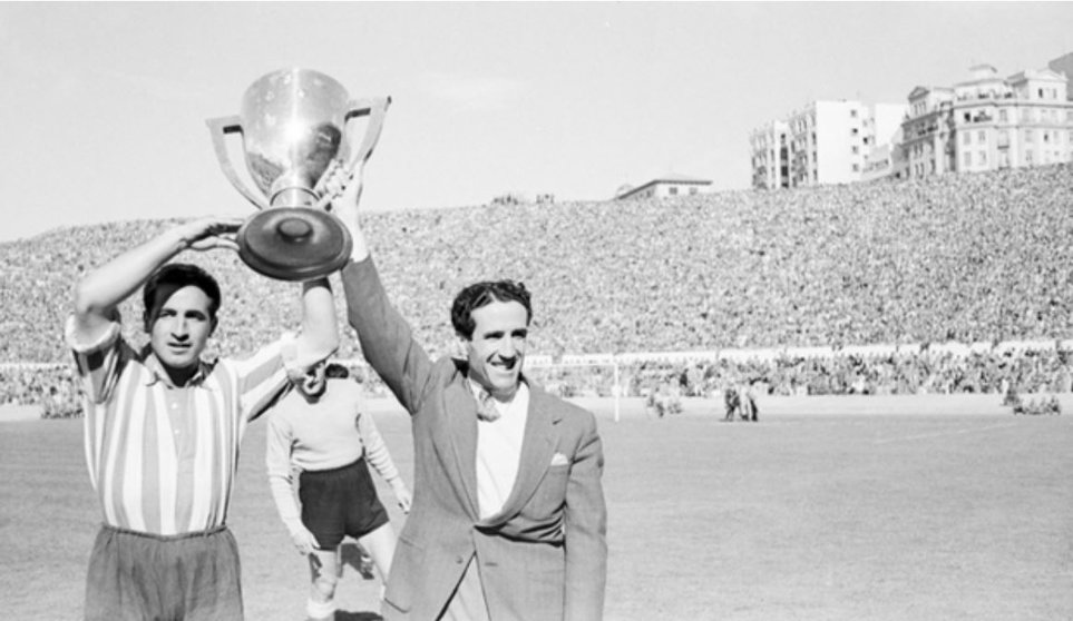 Pérez Payá levanta el título de Liga de 1951 junto a Helenio Herrera